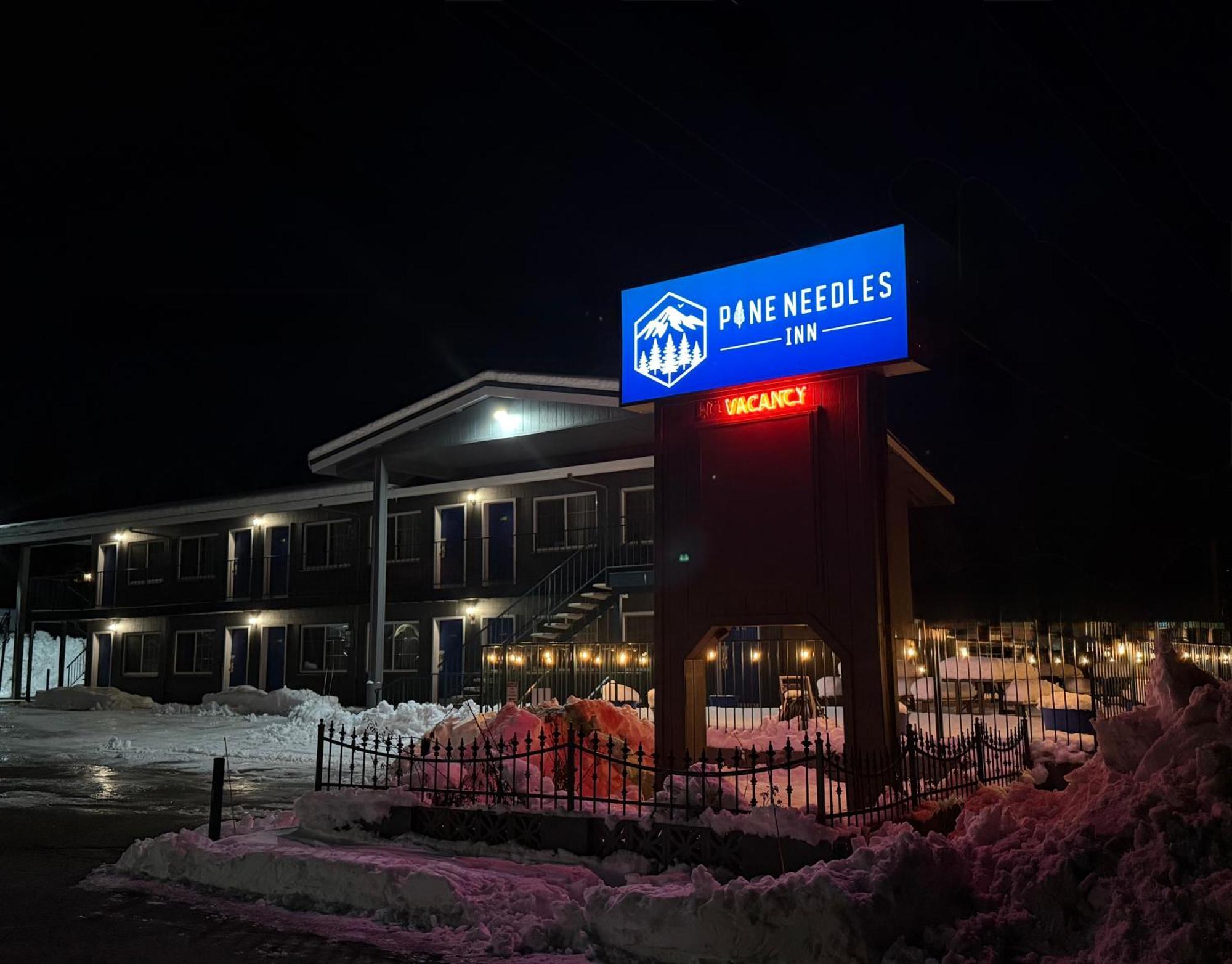 Pine Needles Inn Mount Shasta Bagian luar foto