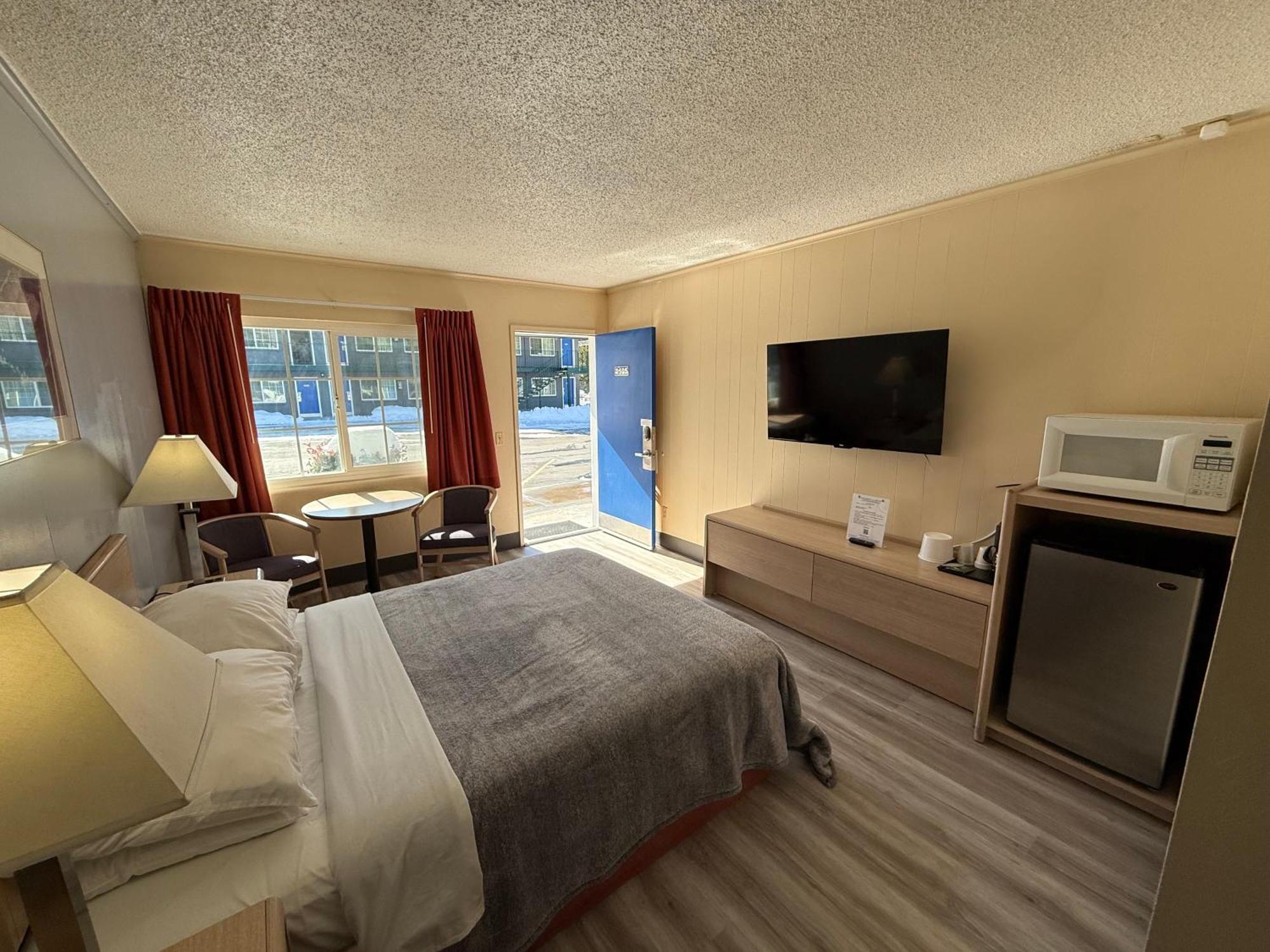 Pine Needles Inn Mount Shasta Bagian luar foto