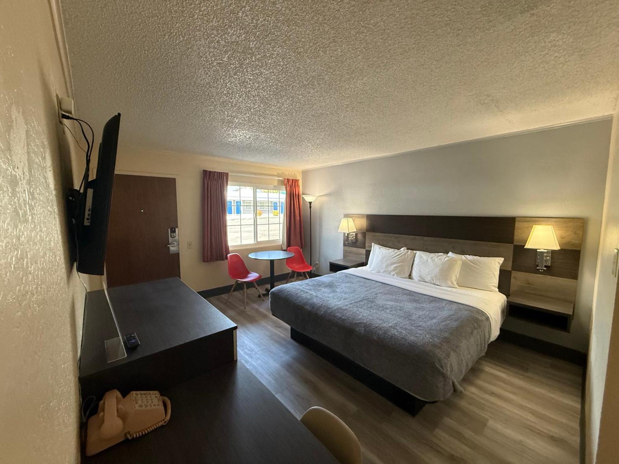 Pine Needles Inn Mount Shasta Bagian luar foto