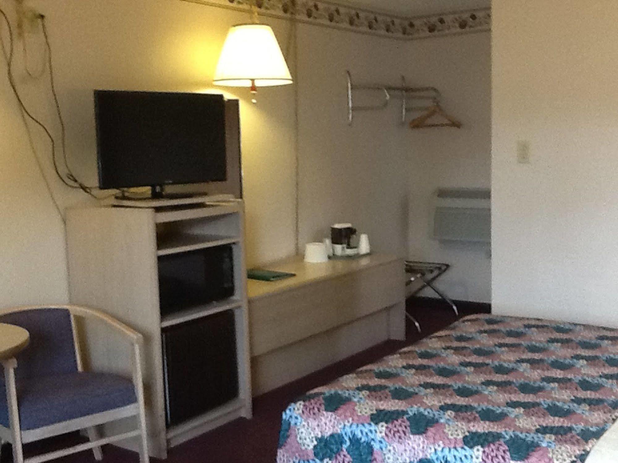 Pine Needles Inn Mount Shasta Bagian luar foto